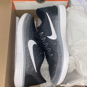 NEVER WORN Nike Free fun distance shoe